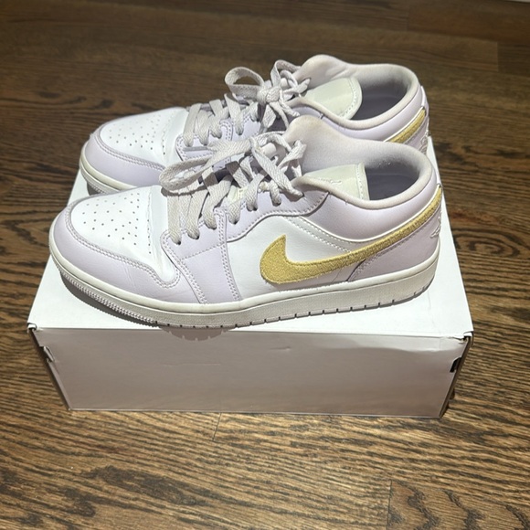 Air Jordan 1 Low Barely Grape Size 9 Nike - Picture 5 of 10